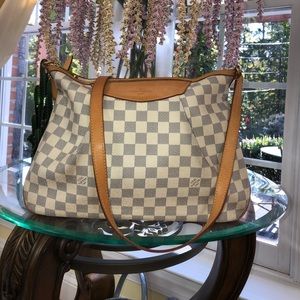 ❤️Louis Vuitton cross body 😊